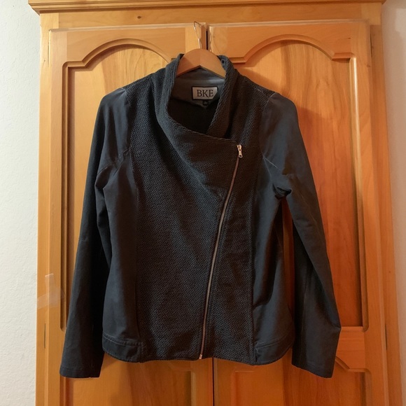 Buckle Side ZIp Jacket - Picture 9 of 14